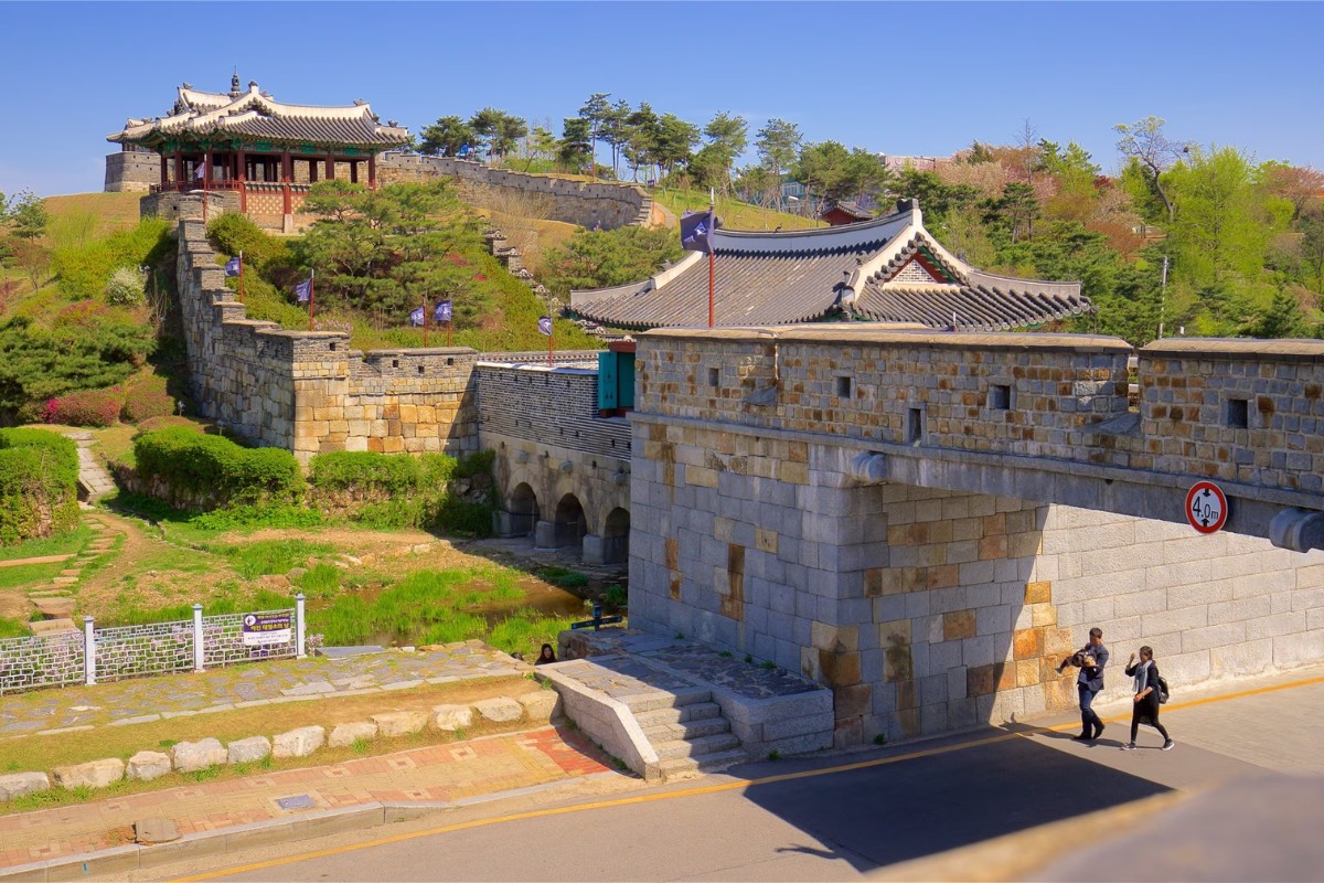Pháo đài Hwaseong Di tích UNESCO không thể bỏ lỡ ở Hàn Quốc - Vigotour